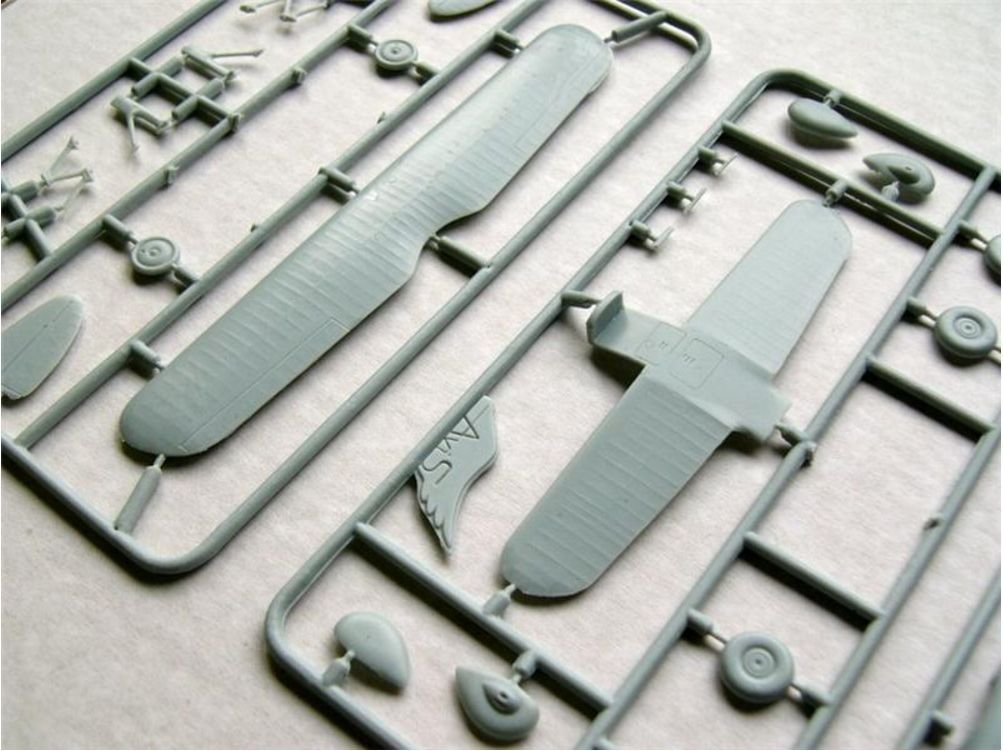 Amazon.com: AVIS Kawasaki KI-10-I WWII Japan Fighter 1/72 72005